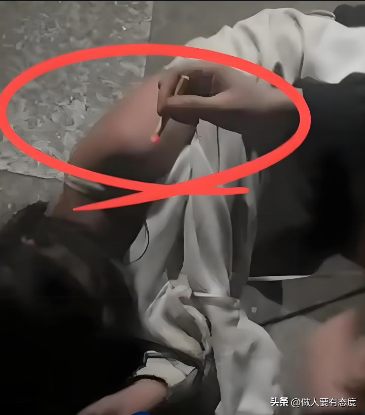 山西15岁女孩被围殴,山西15岁少女遭围殴