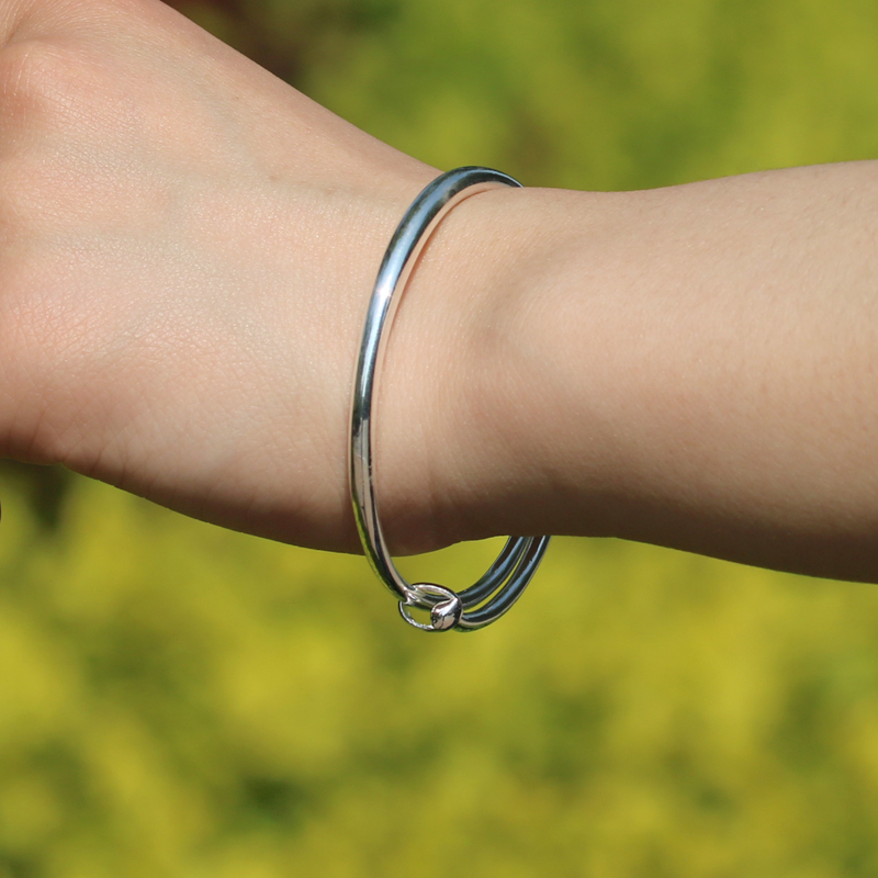 他18岁送我一束野花，我22岁拒绝了他的钻戒