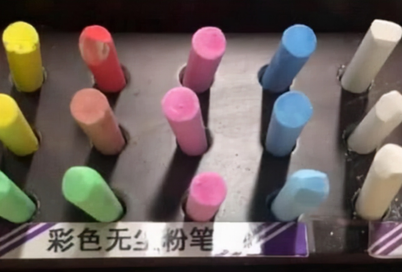 见过清华大学的粉笔吗?高级得不得了,网友看后表示:我要复读