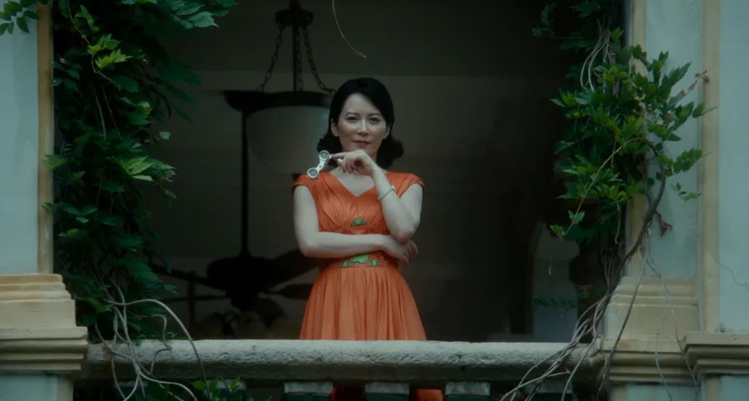 在这个关于欲望与堕落的故事里，可不只有尴尬的身材｜文学与电影