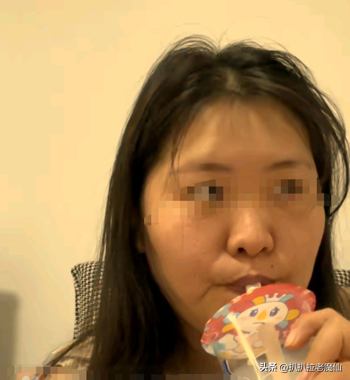 新兴起的网红“电子小猪”们，靠恶心别人每月轻松赚60万！