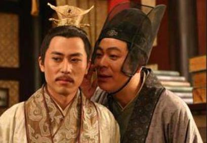 靠女人上位的太监，让皇帝当儿子，逼皇帝吐血，杀了皇帝