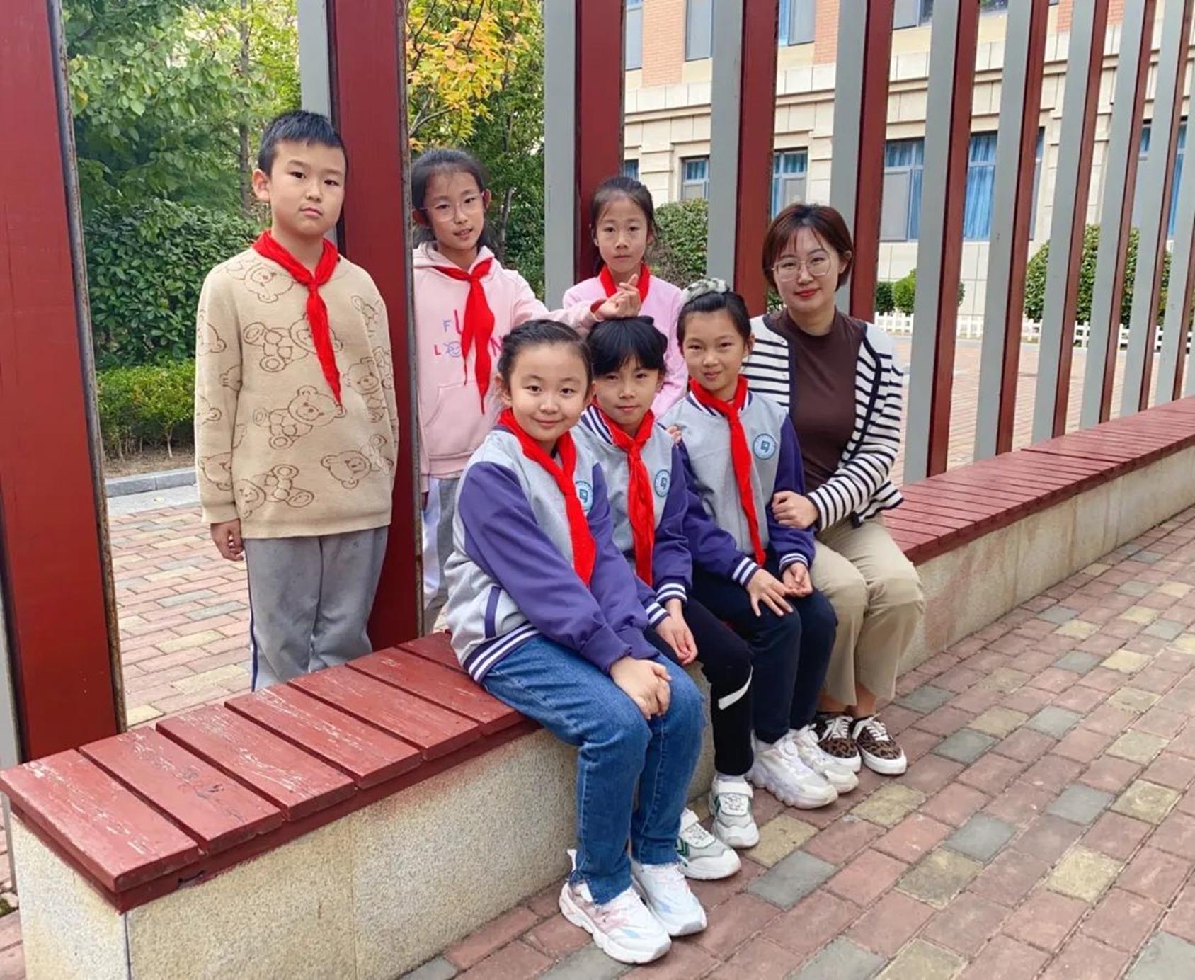 李沧实小教育集团文正校区：六位教师获殊誉