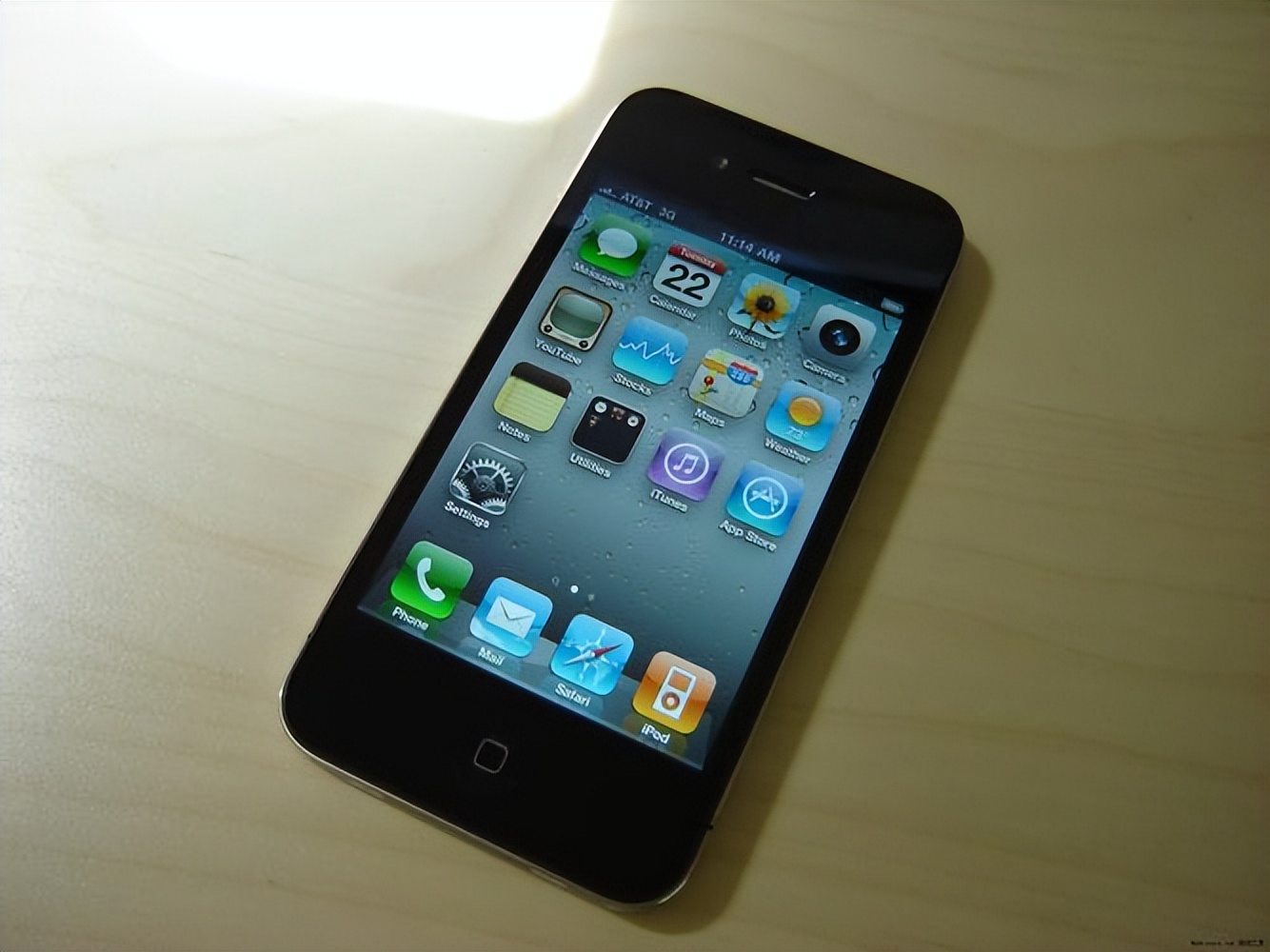 从无前置摄像头到“刘海”设计，苹果手机如何引领手机相机行业