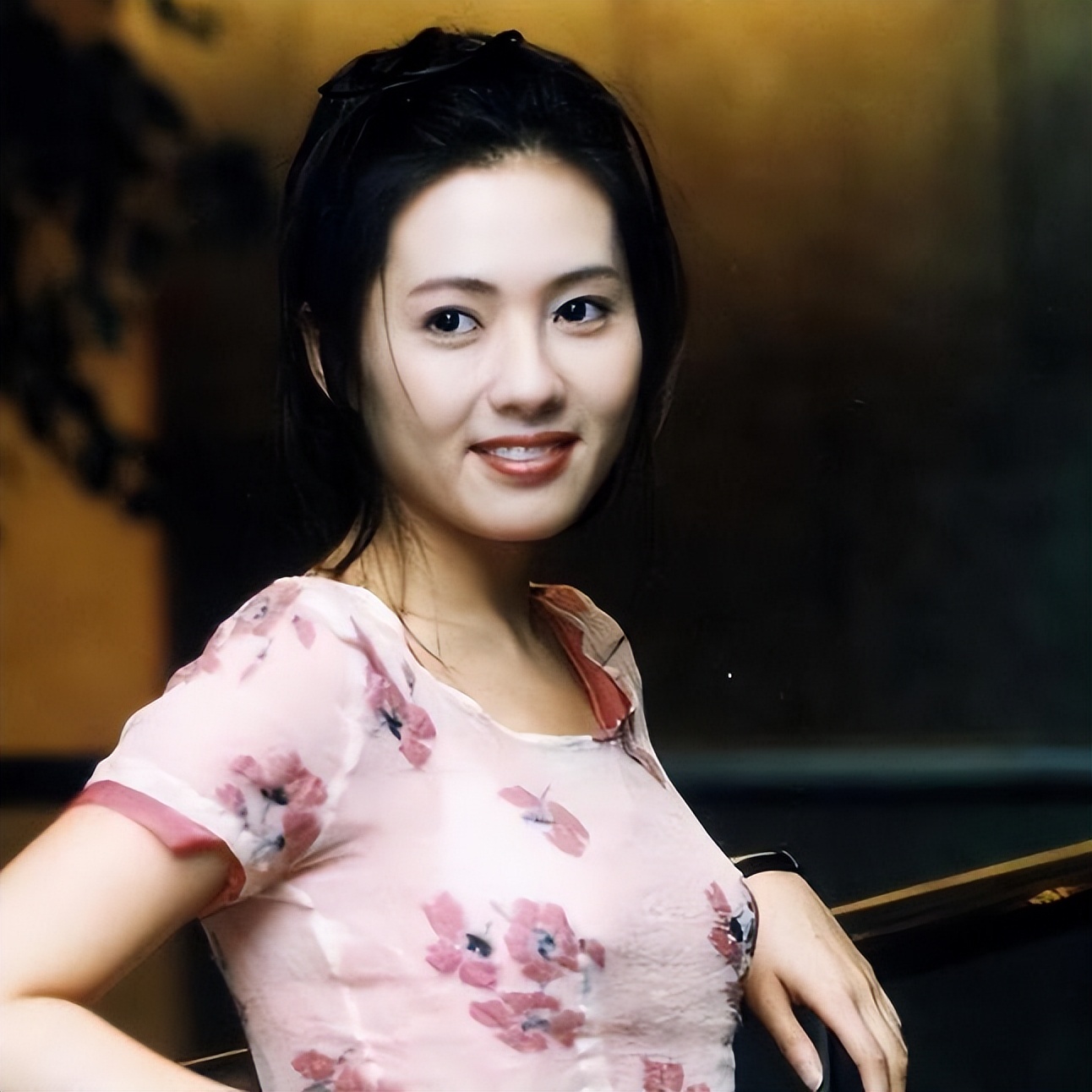 “*星艳**”影后李丽珍:三级片代表作火遍大街小巷,三点全露有多敢