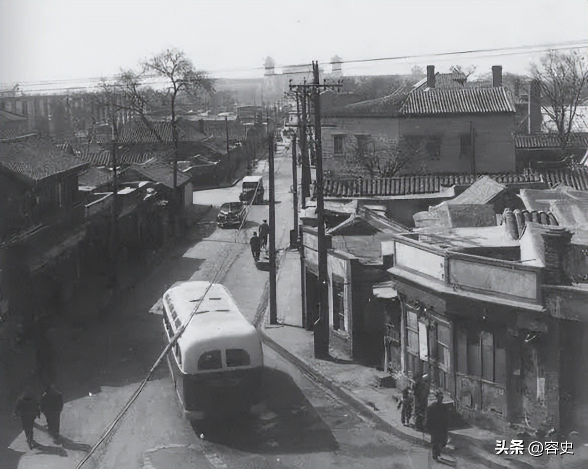 1961年周总理险遭车祸,查明真相后警卫秘书大骂:真是混蛋透顶