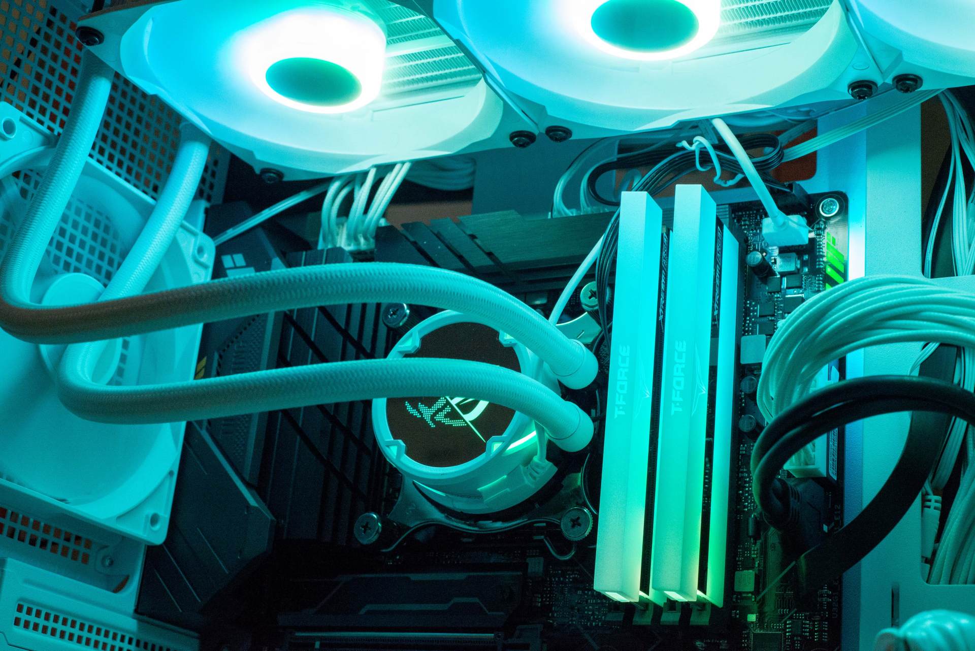 华硕ap201冰立方240水冷,华硕冰立方ap201支持多大的机箱