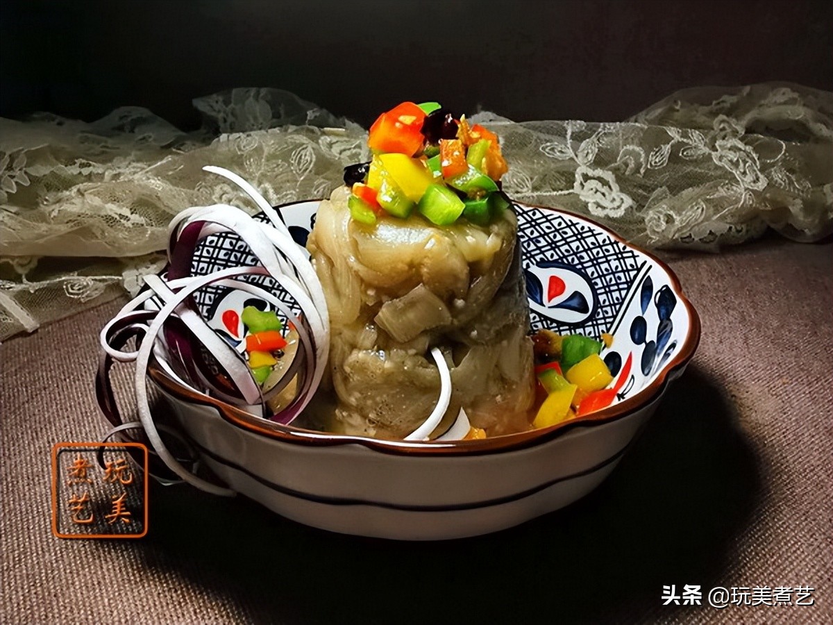 茄子这样做出来口感味道都很棒 (下饭软糯茄子)