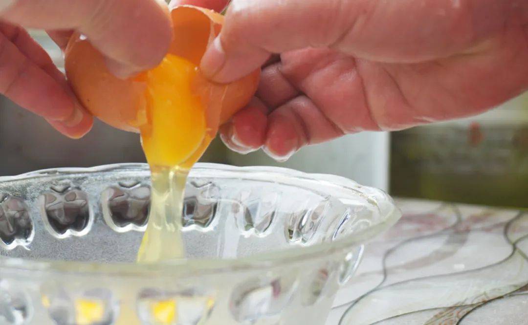 最简单的法式蛋白霜,蛋白霜打发让家庭烘焙更加简单