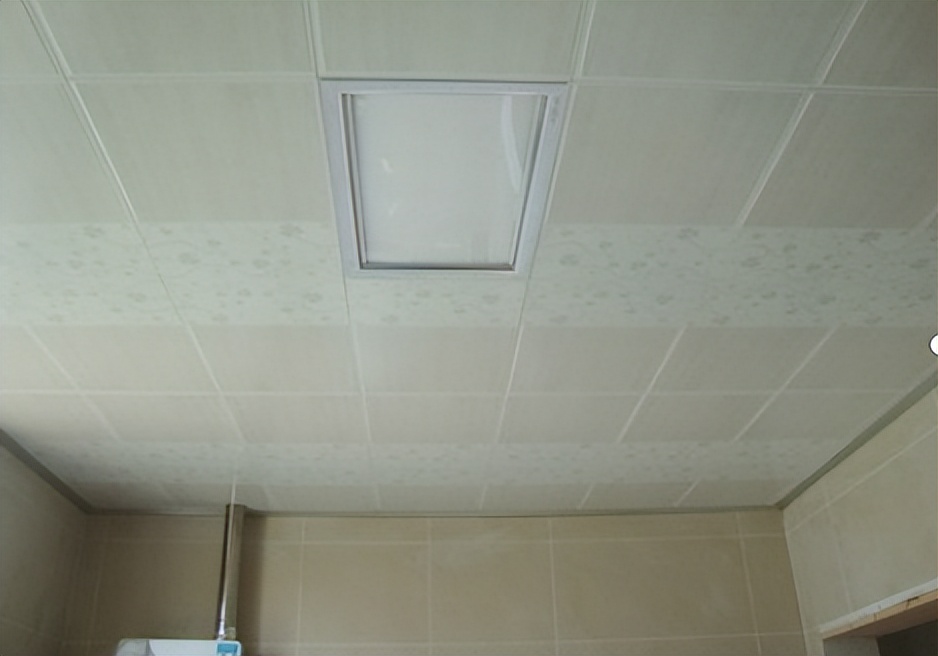 卫生间漏水修理过后还漏水,卫生间白天不漏水晚上漏水严重