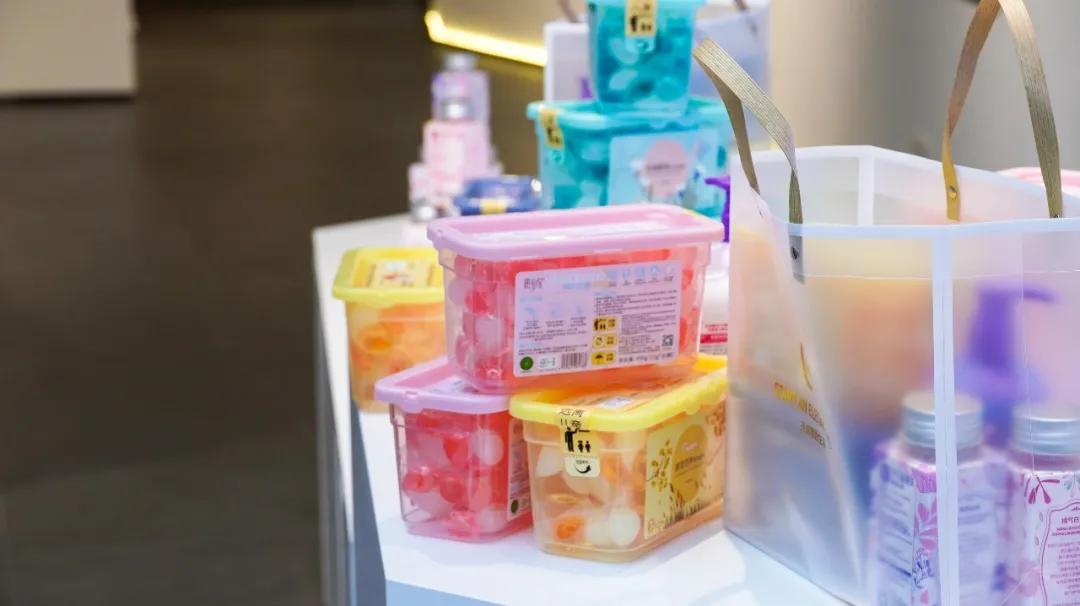 瓒協ashion鐨勫コ瑁呭簵,瓒協ashion