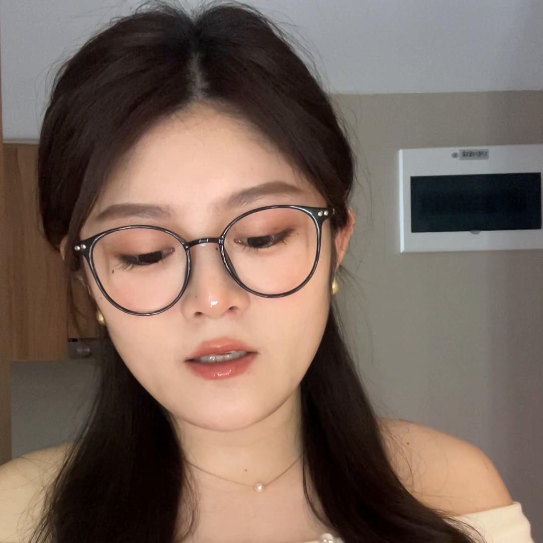 眼圈暗沉咱就是886，人老眼不老！我有小法宝！以后...