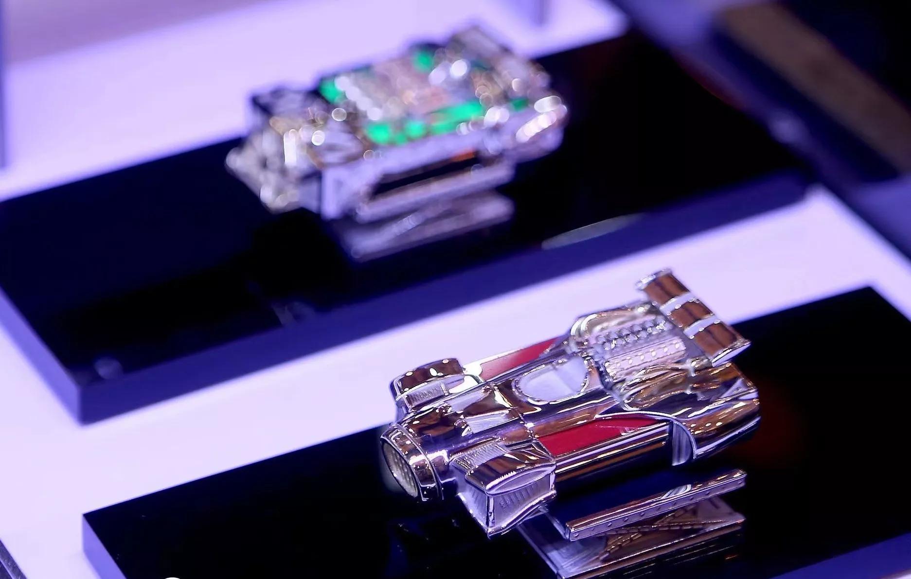 2015年都彭高定速度系列SpeedMachine打火机机械带来的视觉盛宴