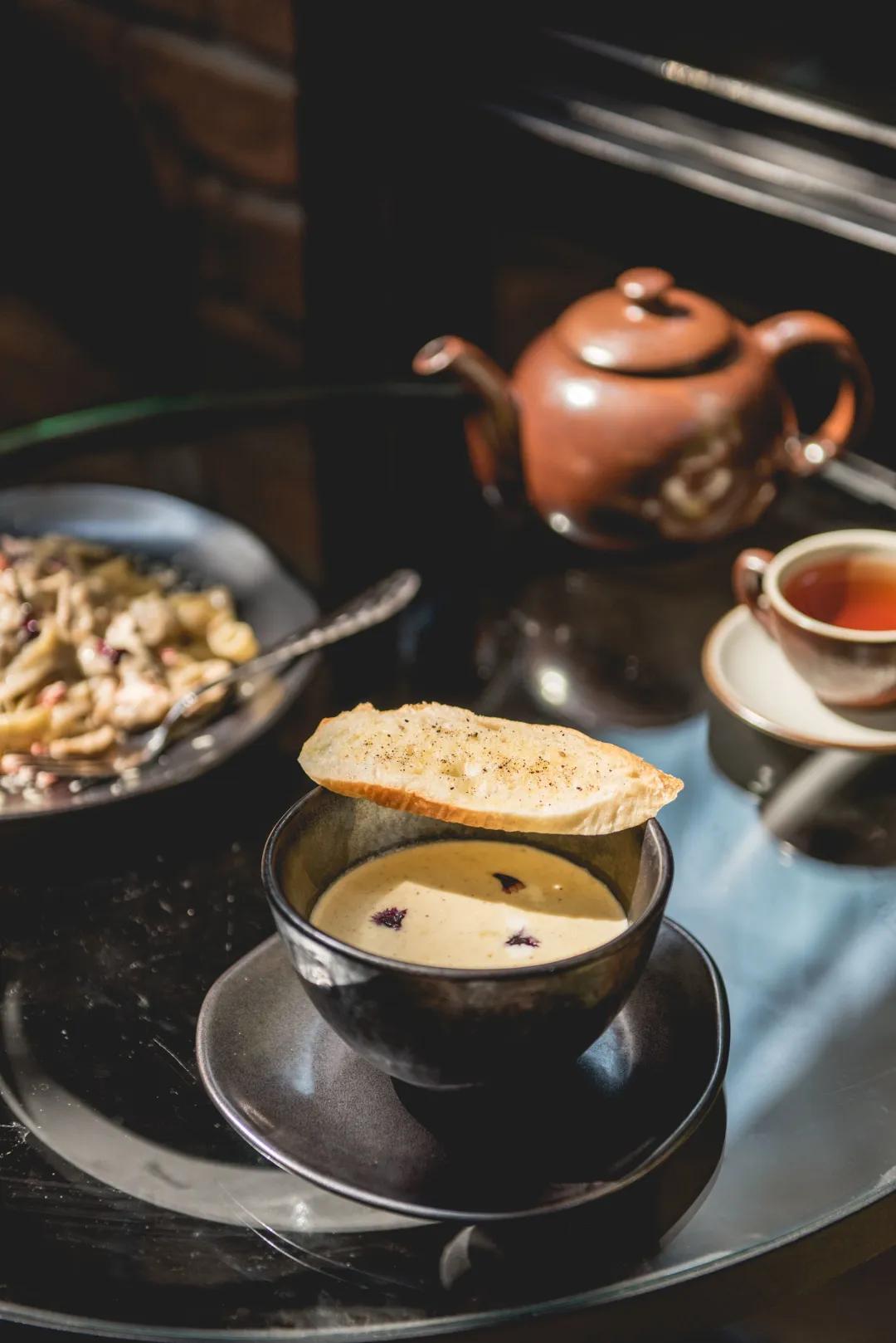 把食物制作成植物的餐厅，TheBloomingGallery满足你