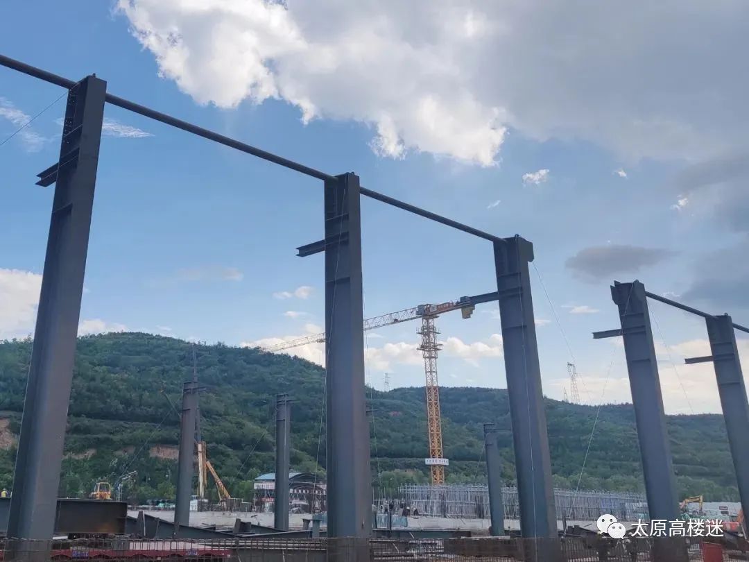 太原修建足球场,太原哪里有室内11人足球场