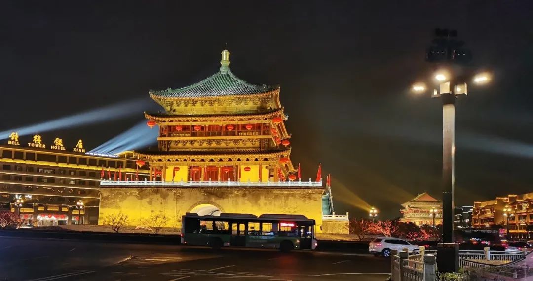 青曲社最新相声,和朋友青曲社听相声