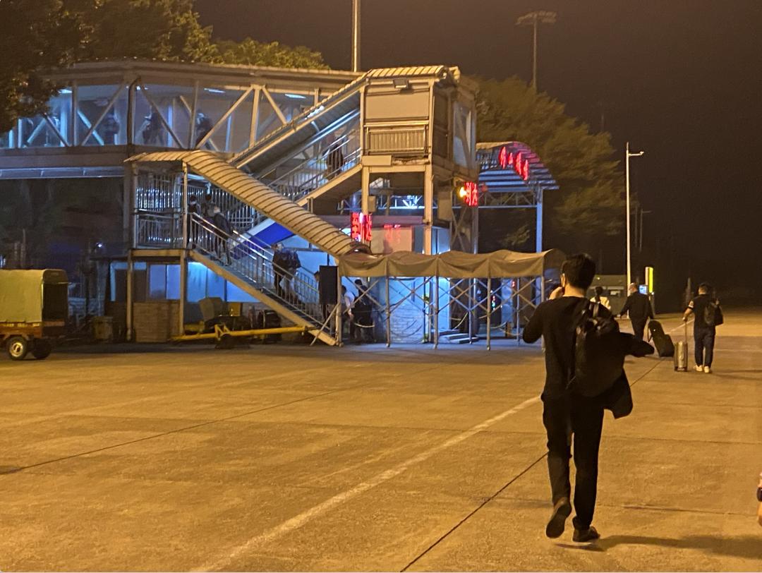 盘点那些离谱的飞机场,全球公认最鸡肋的飞机场