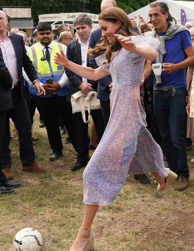 凯特王妃高贵典雅,凯特王妃就是好看走路气场十足