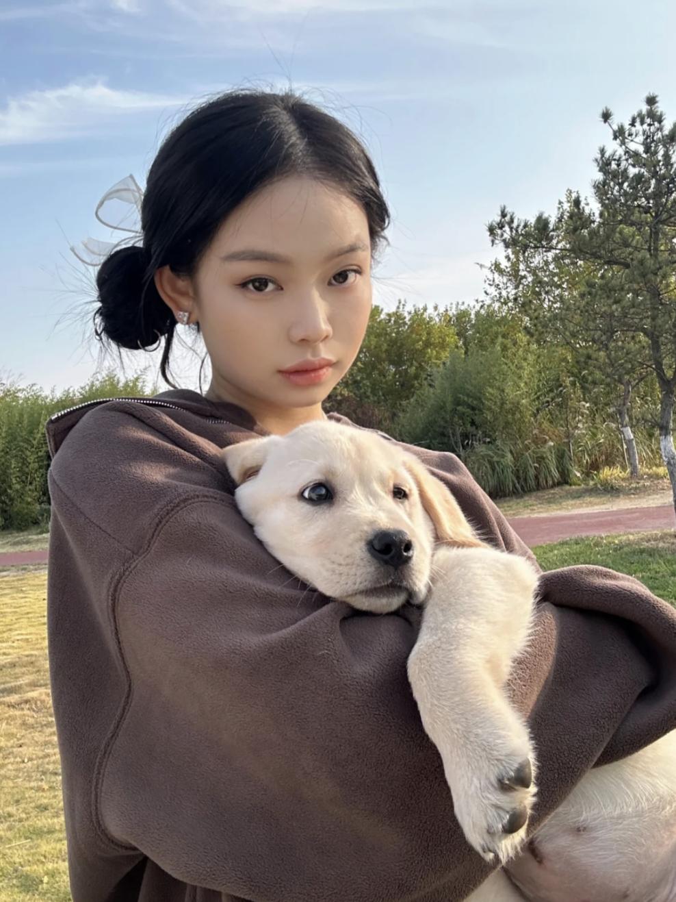 今年冬天流行显脸小的新款发型,今年流行的冬季发型减龄