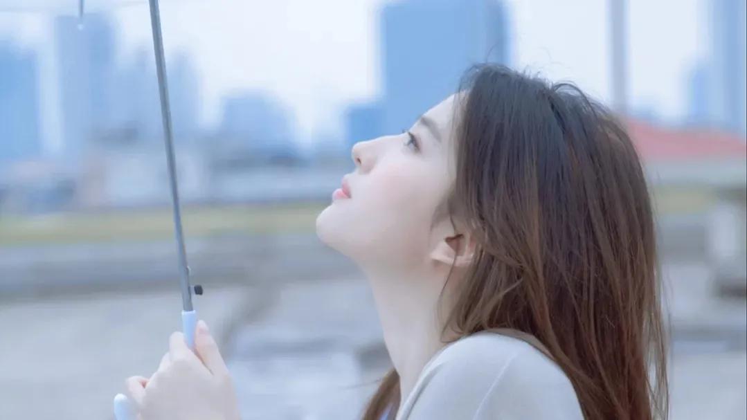 女生微信朋友圈屏蔽你不把你删除,情人之间屏蔽朋友圈但不删除微信