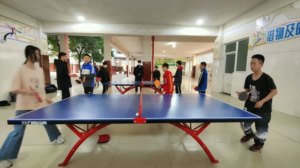 桂林市穿山中学开启新学期课后服务多彩特色课程