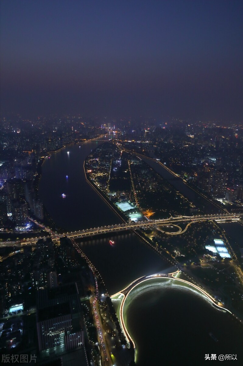夜游广州塔小蛮腰夜景美如画,广州水上巴士游珠江看广州塔