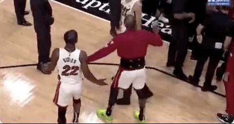 吐槽国足精彩片段,逗妹吐槽视频