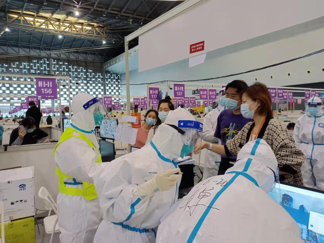 【*党**旗飘扬在一线】勠力同心赤诚守“沪”——世博展览馆方舱医院安保警队风采展示