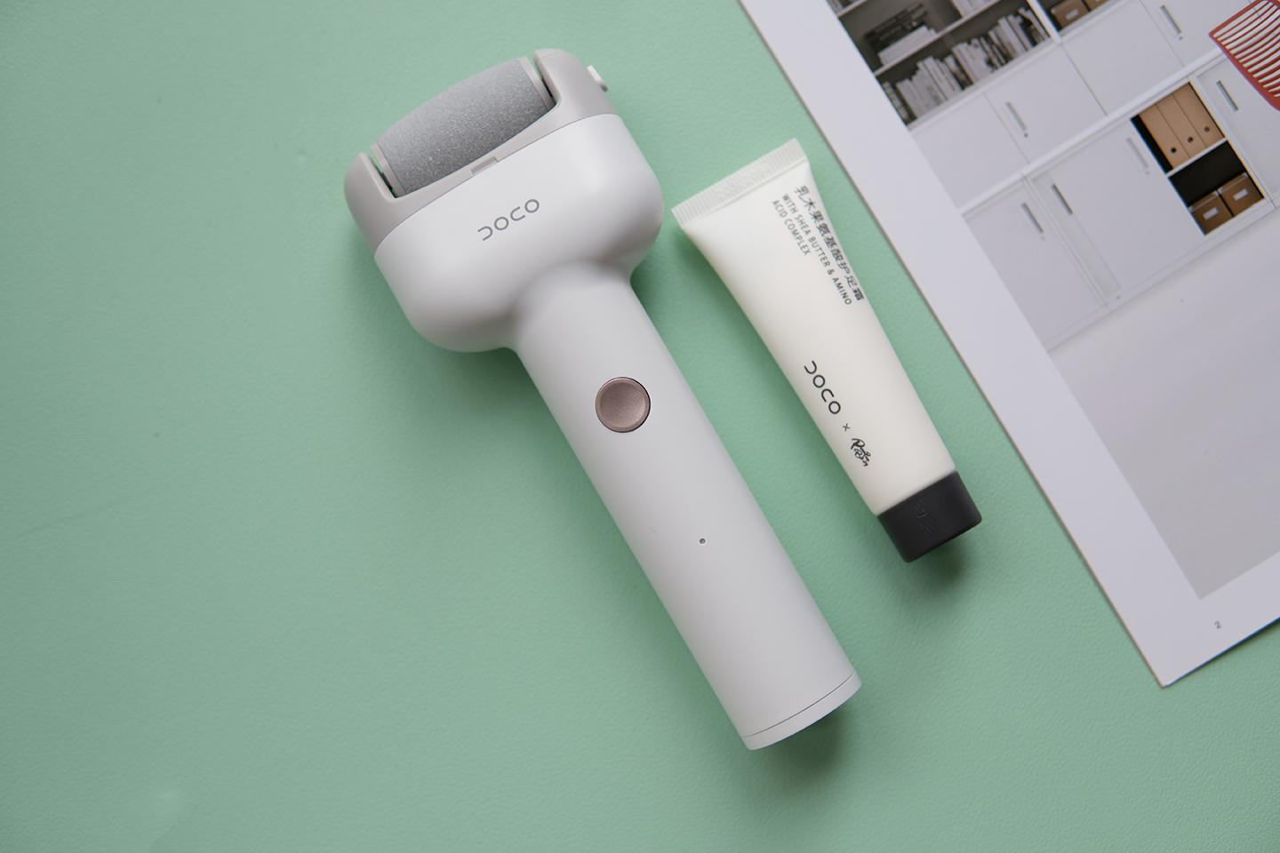 有了它终于不用当抠脚大汉了——DOCO电动修足器