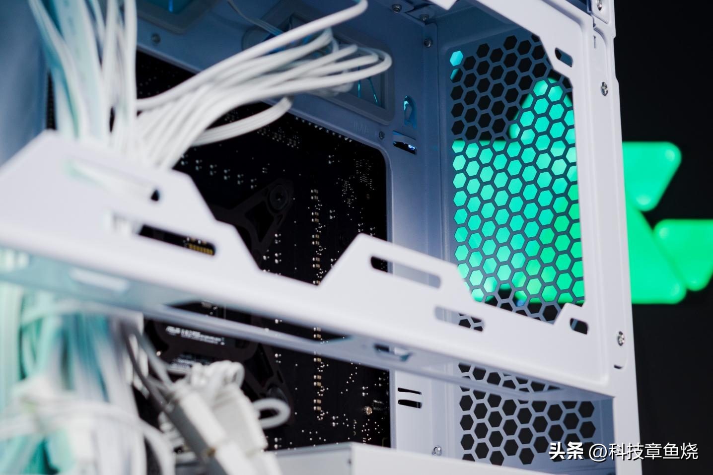 华硕tuf502无界版一样的机箱,华硕tuf502机箱值得买吗