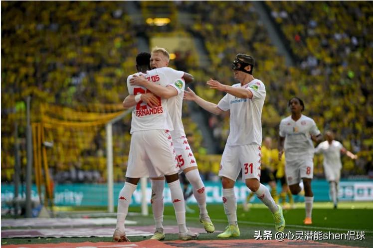 德甲3-2大逆转,一场6-1让德甲4冠王