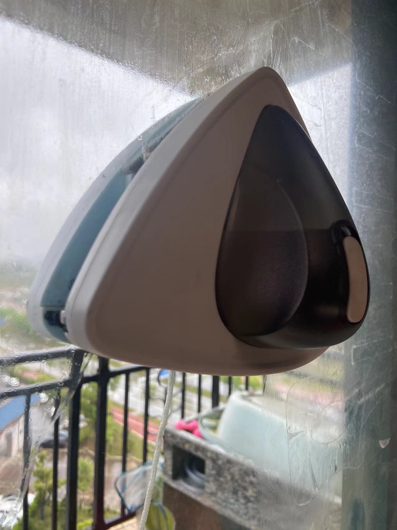 擦窗户玻璃的最快最干净的妙招,怎么擦玻璃窗又快又干净不留水痕