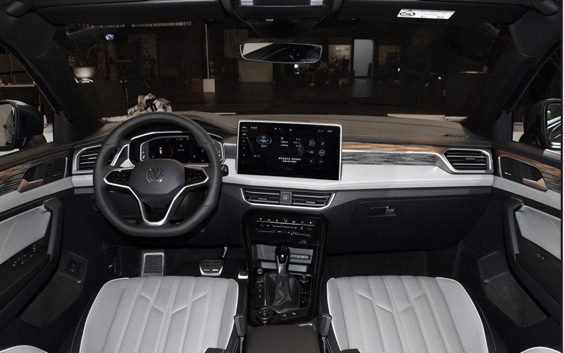 探岳280两驱豪华速度超100后表现,250牛米的发动机