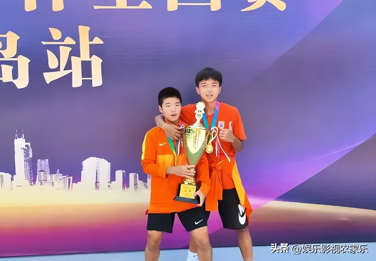 德云社郎鹤炎正与将军解战袍,德云社成员郎鹤炎