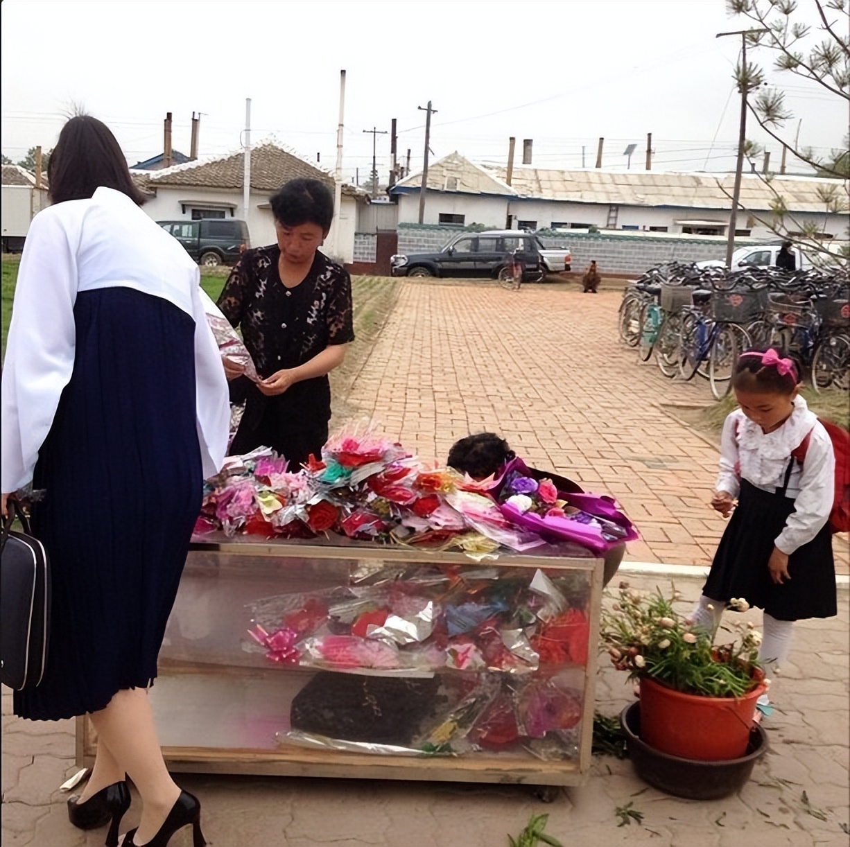 朝鲜近距离观察,14万朝鲜元在朝鲜能买啥