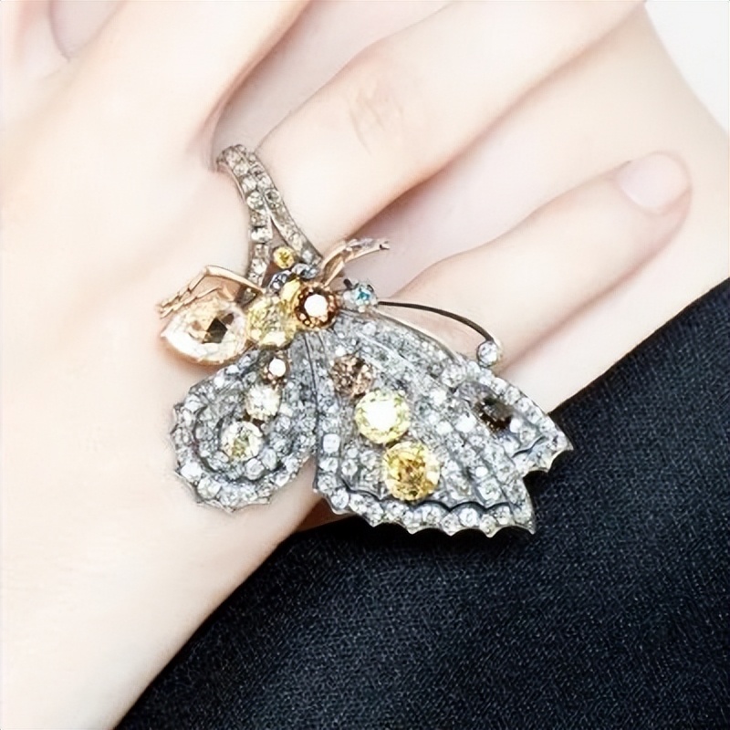 王冠要怎么戴才不会压塌头发,王冠头饰戴法