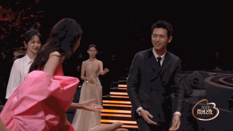 微博之夜照妖镜小动作,微博之夜成女星照妖镜