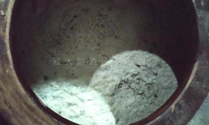 自酿米酒长白毛可以吃吗,长白毛的米酒还能酿酒吗