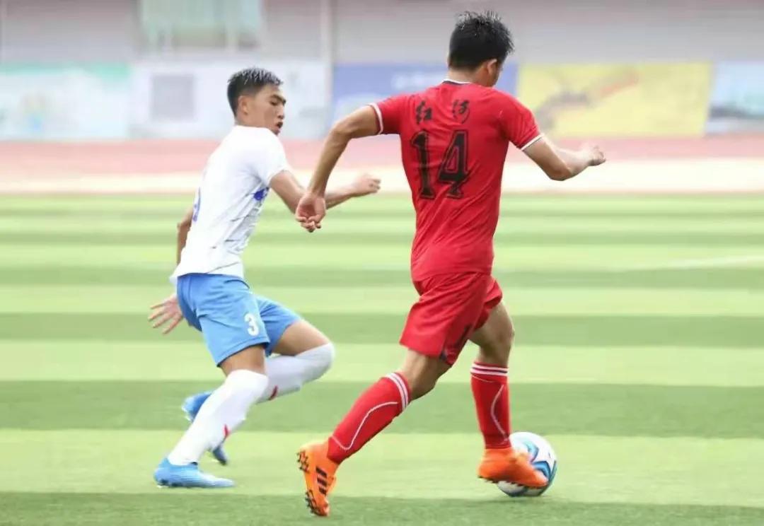 15岁青少年怎样进入足球青训,青少年足球运动员的出路