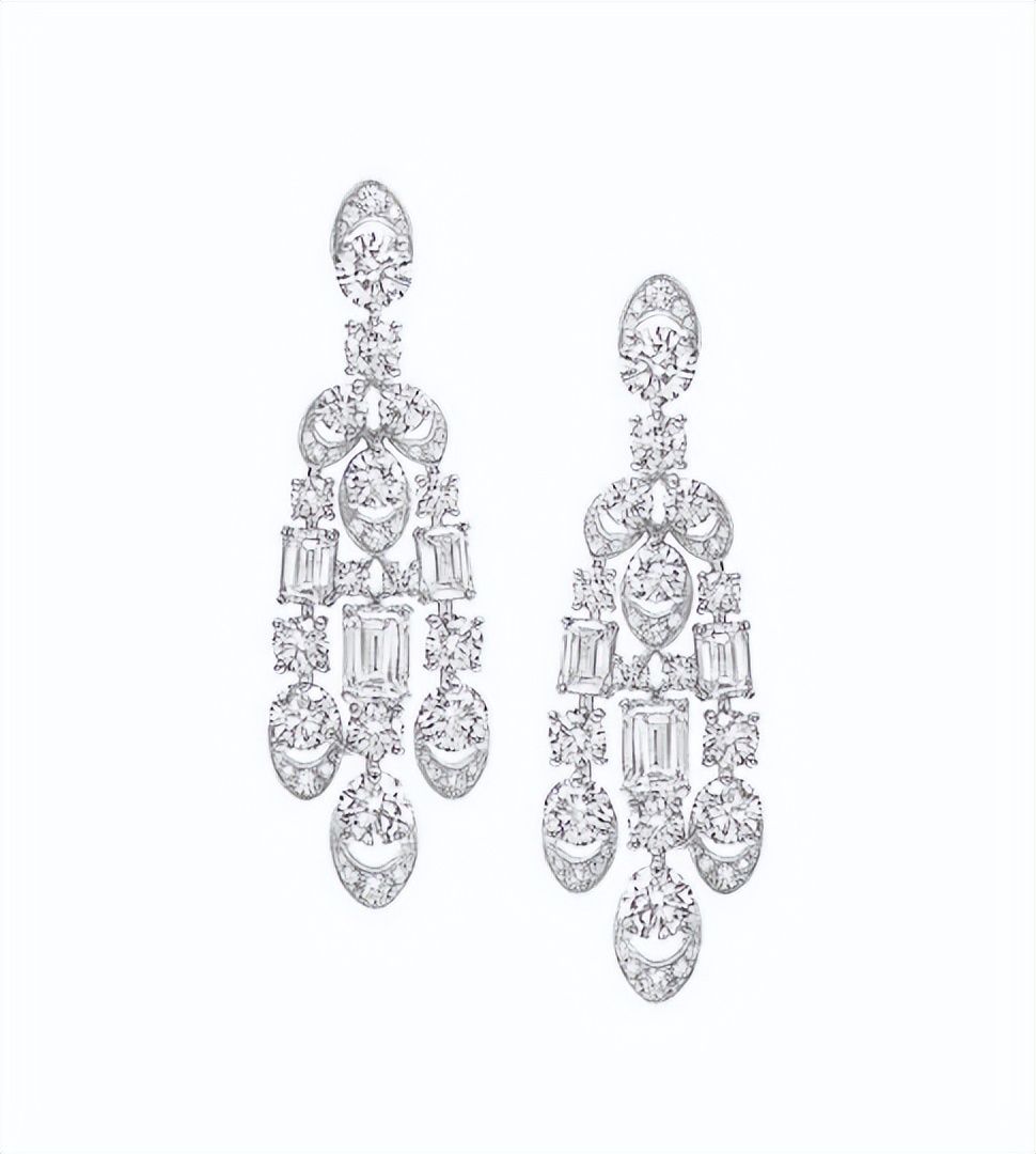 何超莲婚礼礼服珠宝,何超莲收藏的珠宝