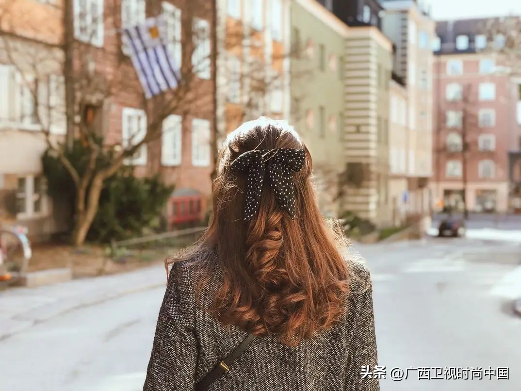 蝴蝶结的最佳搭配,大蝴蝶结怎么搭配好看图片