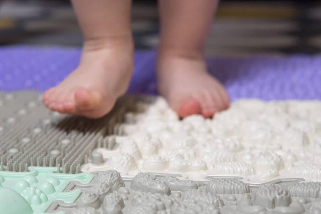 宝宝爱踮脚走路,宝宝喜欢踮脚走路什么原因