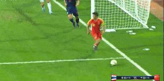 还记得当年球场为你出头的兄弟吗,还记得曾经采访翻车的足球记者吗