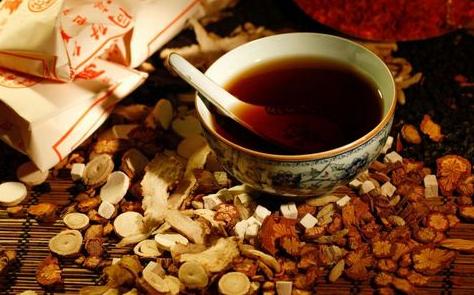 基于“伏邪学说”，探讨中医对慢性萎缩性胃炎的治疗方法