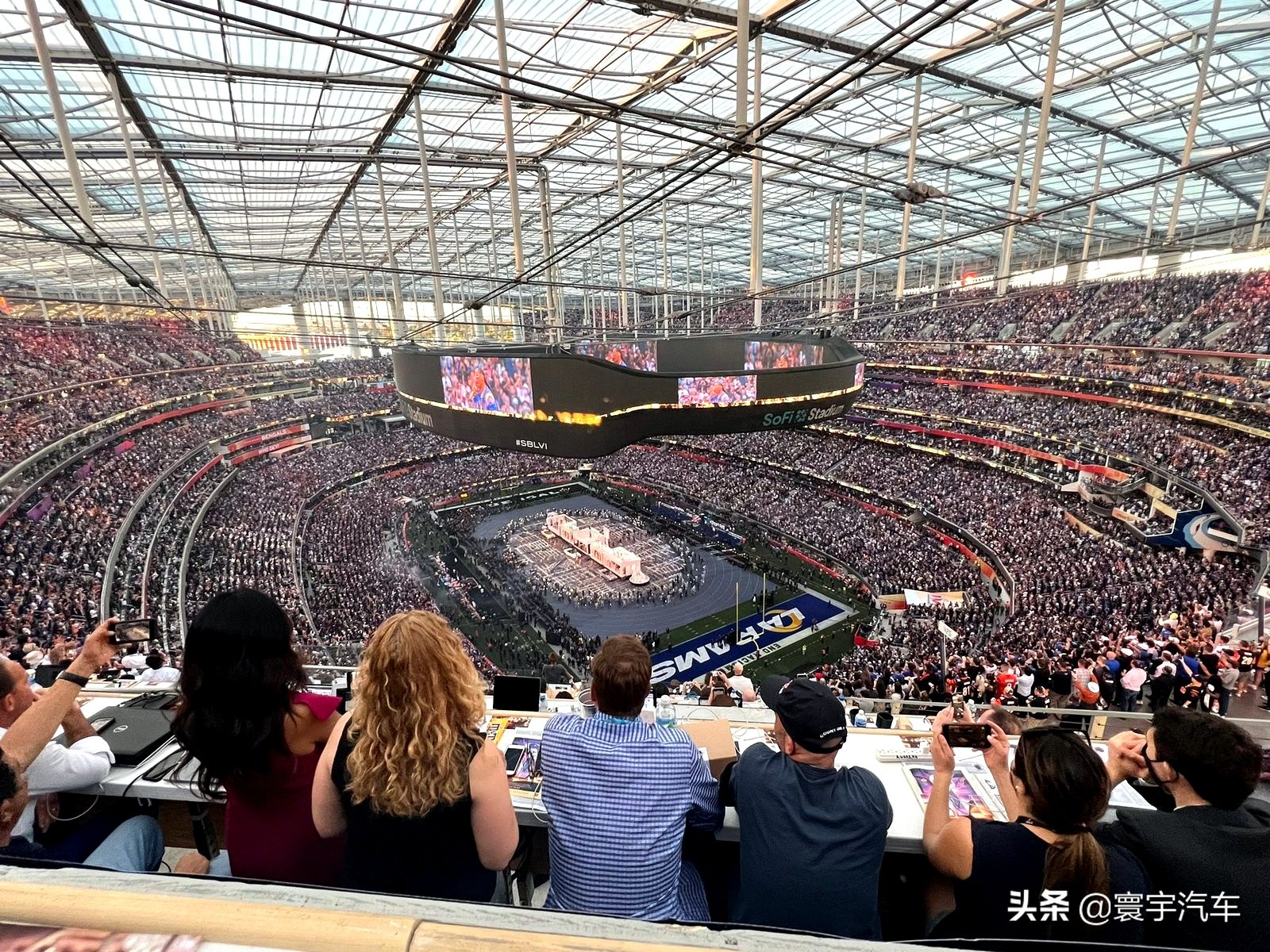 美国春晚2022年的超级碗汽车广告