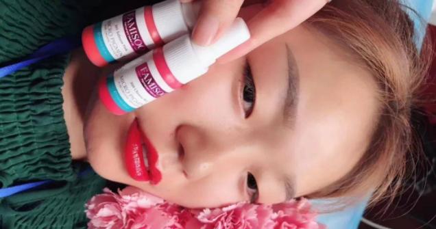 刚做了纹唇颜色太红怎么遮盖,纹唇掉痂后颜色很淡