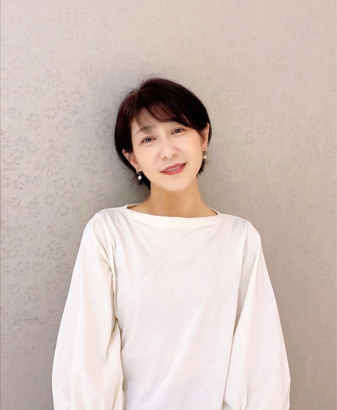 女人不管多大年纪，一定要剪一次露耳短发，大气利落又有高级感