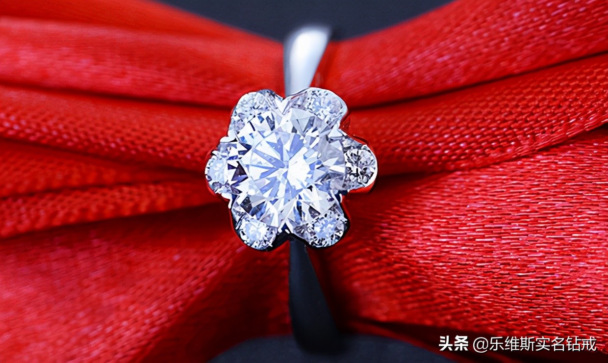 2克拉钻戒多少钱？能分期购买吗？需要预约吗？