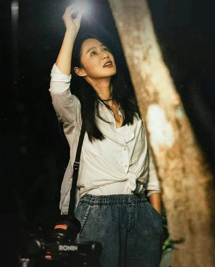 姜文周韵写真图片,姜文老婆周韵绝美瞬间