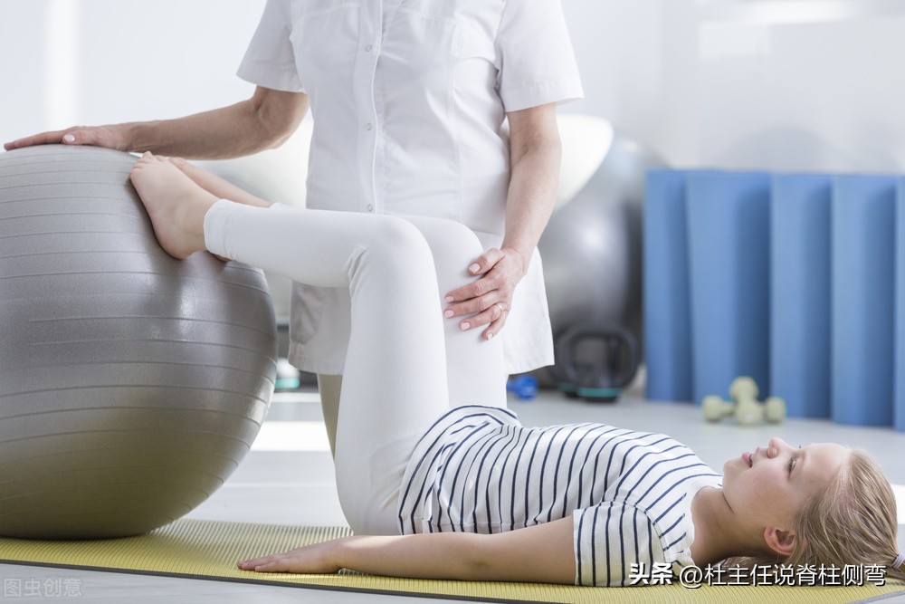 孩子含胸驼背怎么矫正,孩子含胸驼背矫正方法每天10分钟